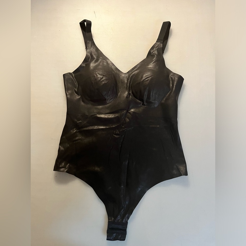 Knix x Birds Papaya LuxeLift V Neck bodysuit